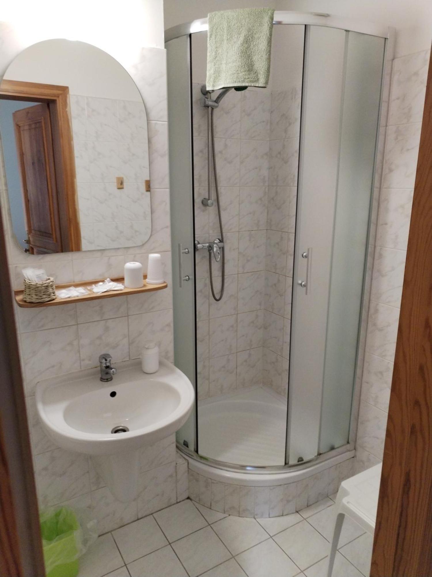 קונטה הורה Hotel U Zvonu מראה חיצוני תמונה